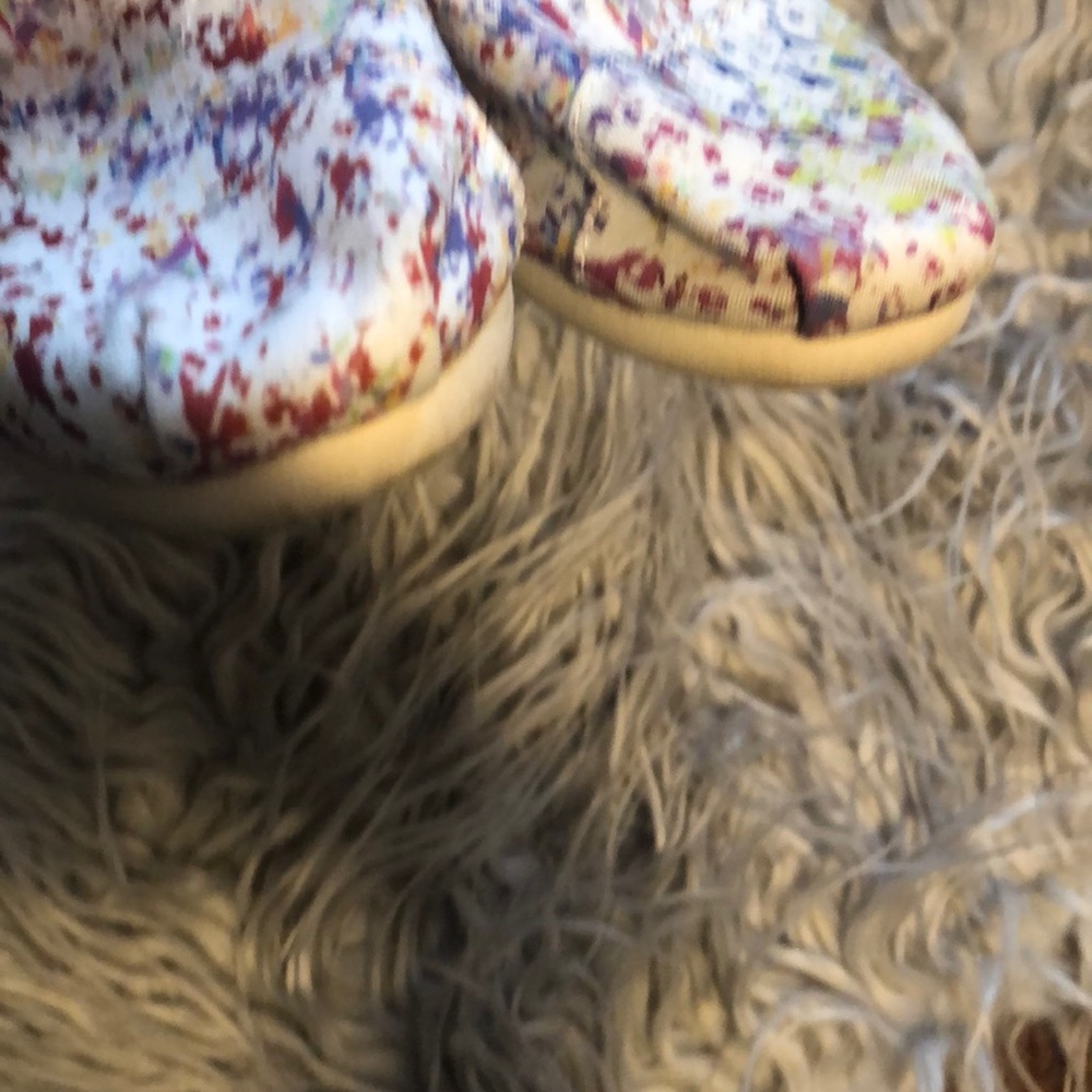Toms - Picture 6 of 8
